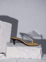 Canvas 004 - Mustard